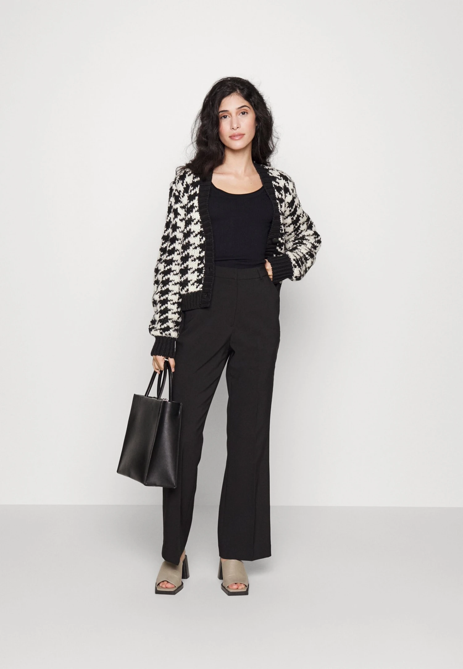 Button Detail - Pullover - Black 2 Button Detail - Pullover - Black – Image 2