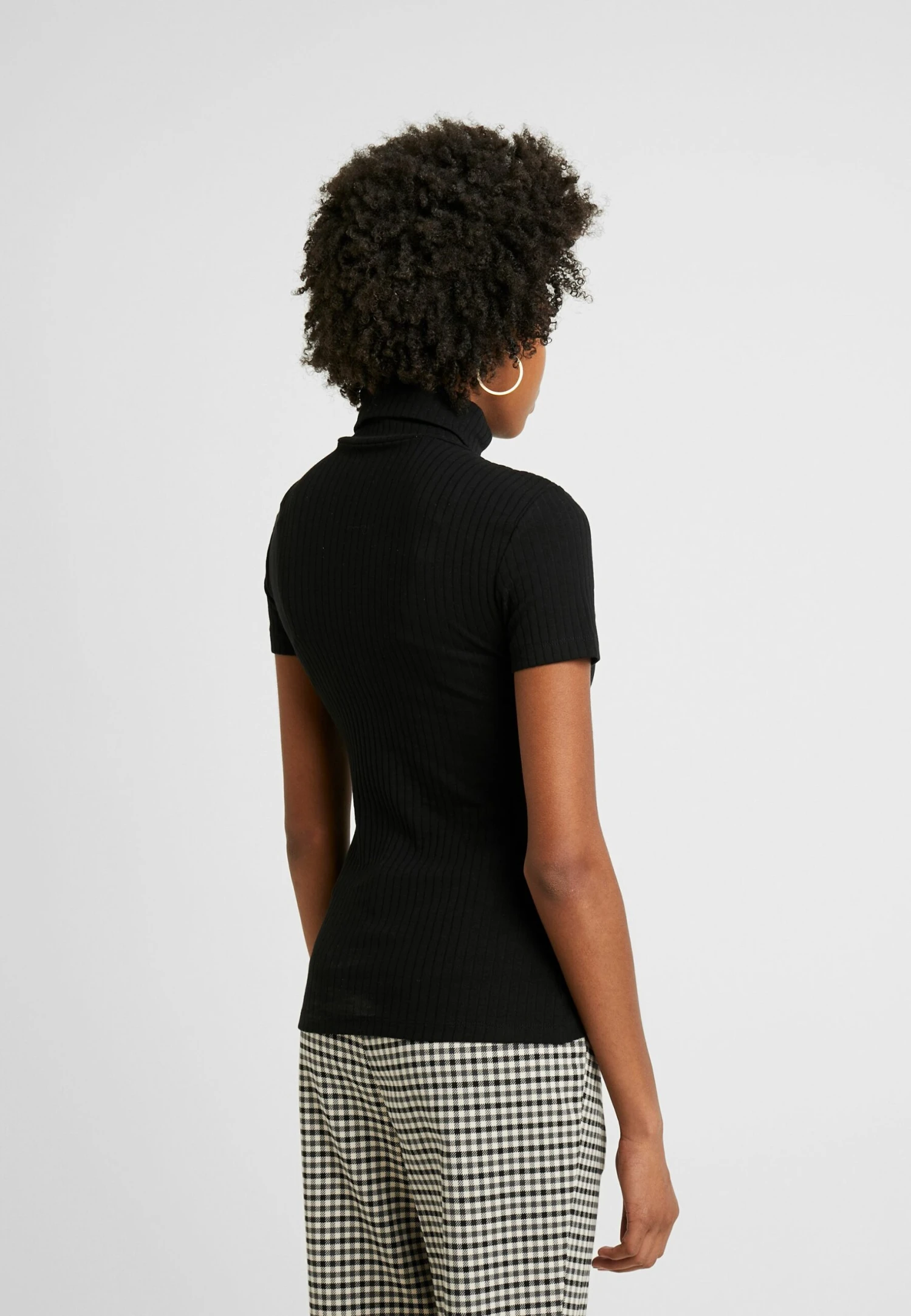 1/2 Sleeve Roll Neck - T-Shirt Basique - Black 3 1/2 Sleeve Roll Neck - T-Shirt Basique - Black – Image 3