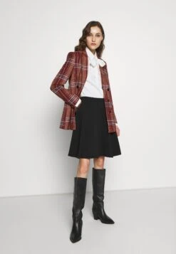 Anna Field -Anna Field 0da8f33db1ce4754955804fa6d411924