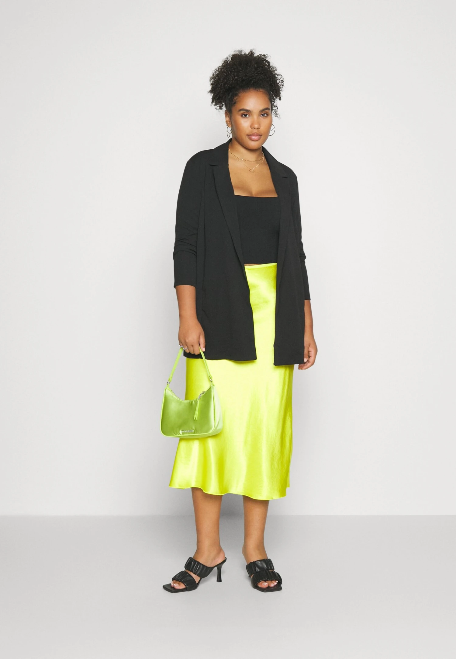 Manteau Court - Black 2 Manteau Court - Black – Image 2