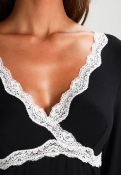 Anna Field Heidi Long Sleeves Viscose Nightdress - Chemise De Nuit / Nuisette - Black -Anna Field 9cbb26f39b384778a8a395532fe9436b
