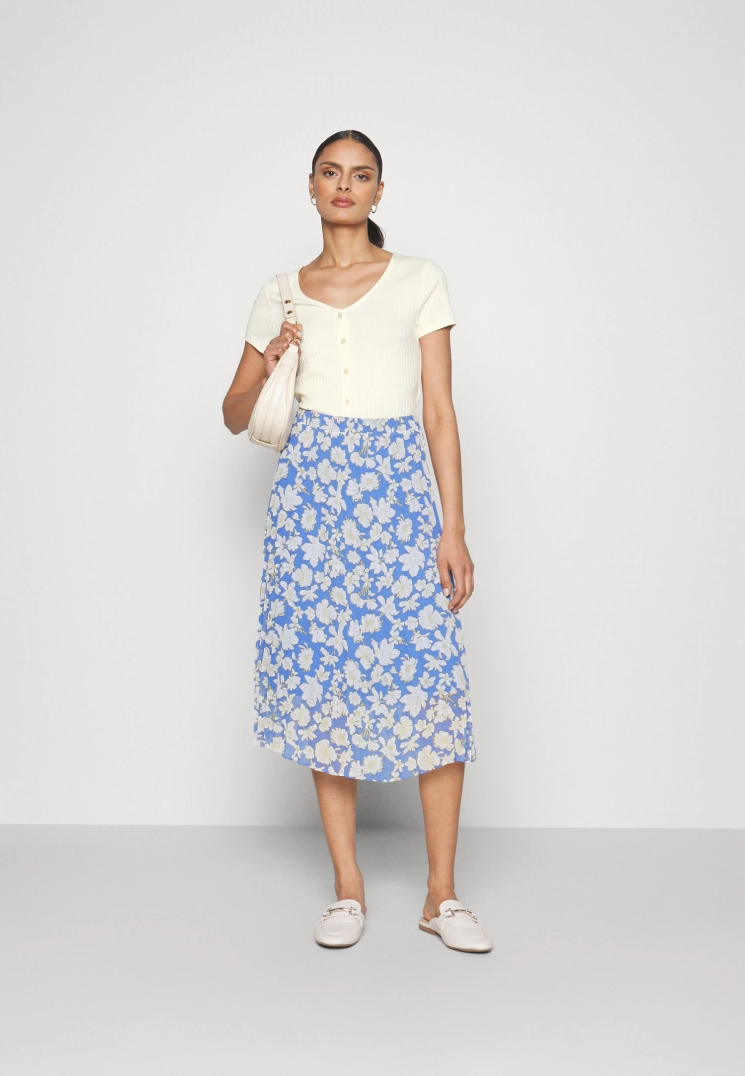 Anna Field Gilet - 003 - Off-White 2 Anna Field Gilet - 003 - Off-White – Image 2