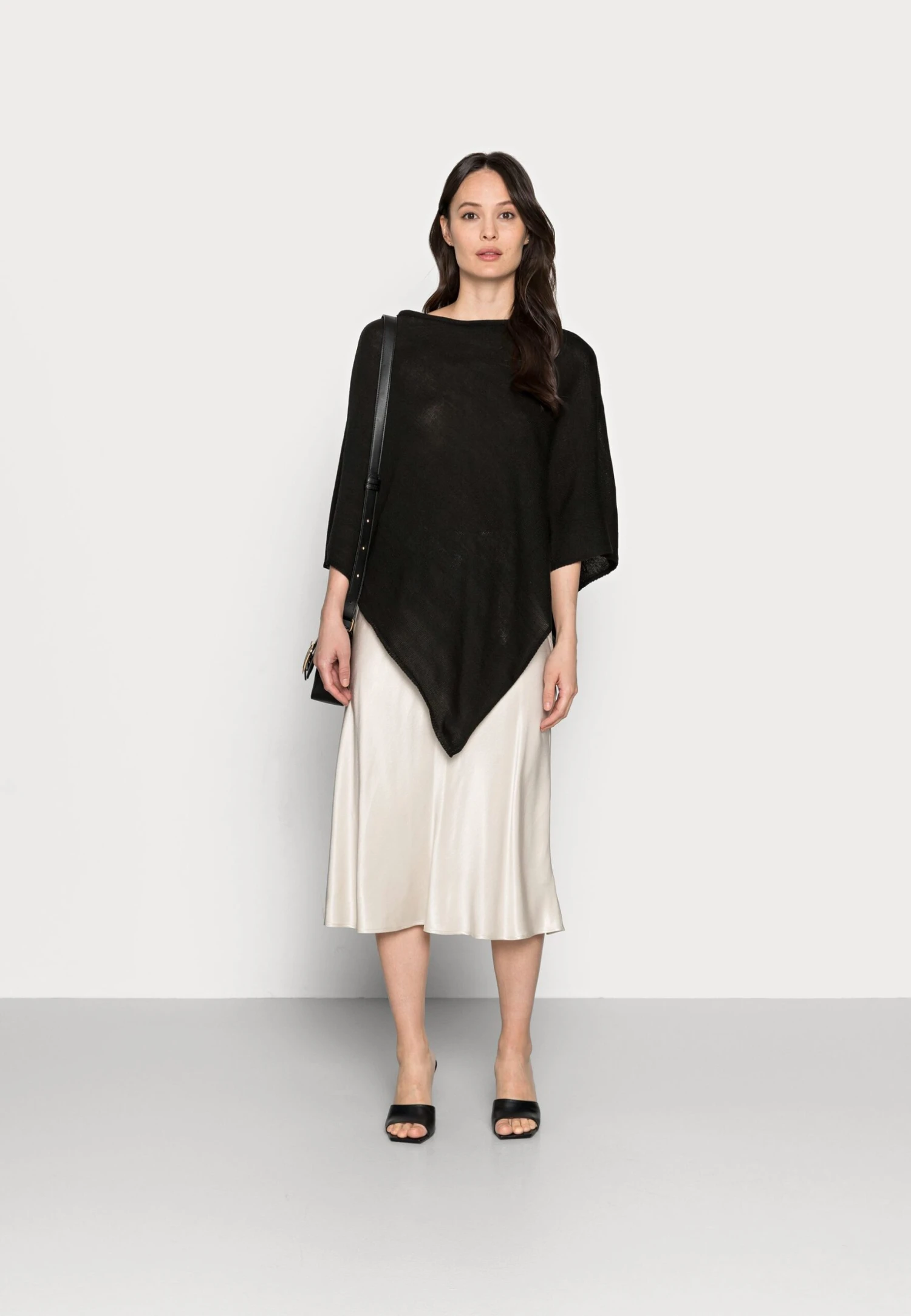 Anna Field Cape - Black 2 Anna Field Cape - Black â Image 2