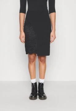 Panel Asymmetric Skirt - Minijupe - Black